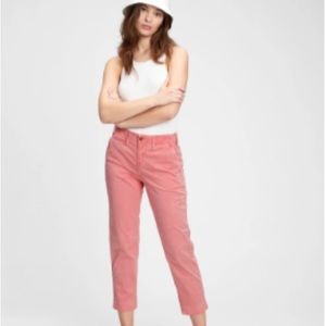 Gap Womens Size 4 High Rise Straight Leg Khaki Pants. Wider straight leg.